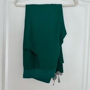 Figs Kade Cargo Scrub Pants (Hunter Green)